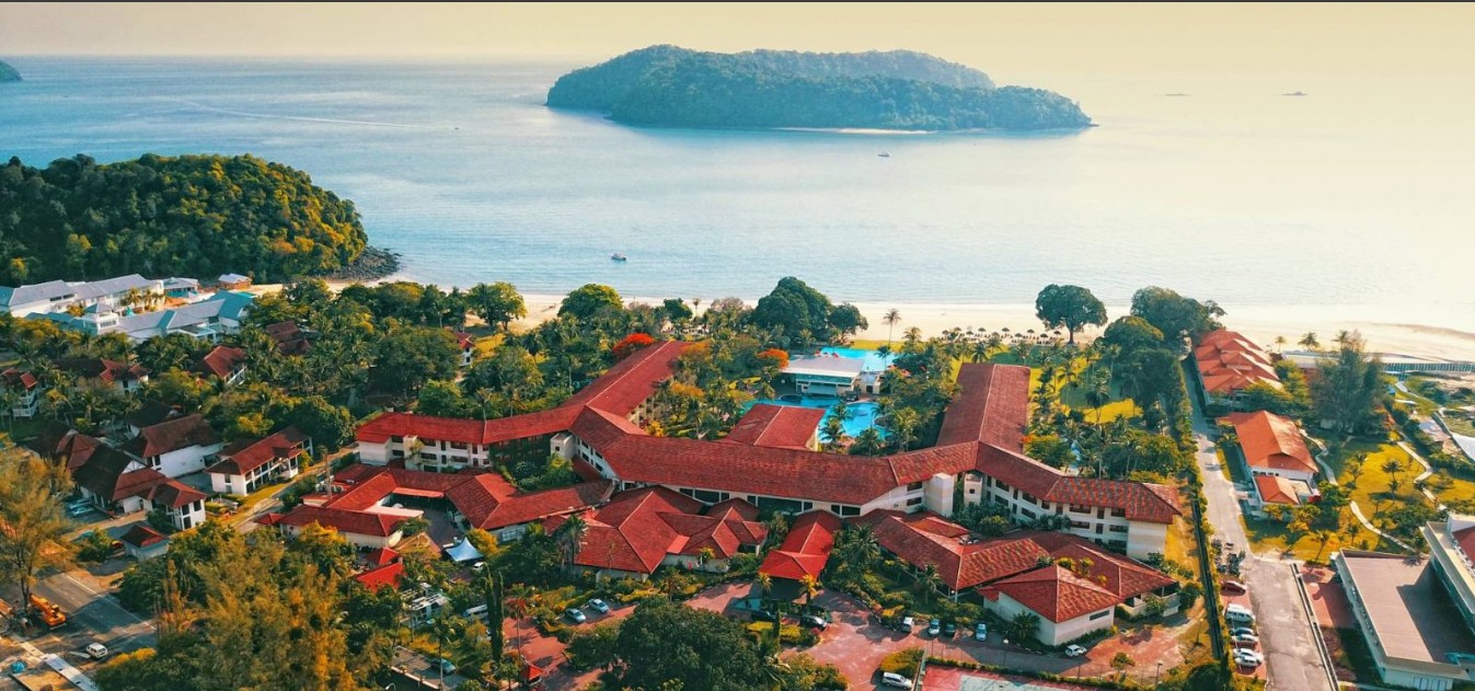 Holiday Villa Beach Resort & Spa 4*