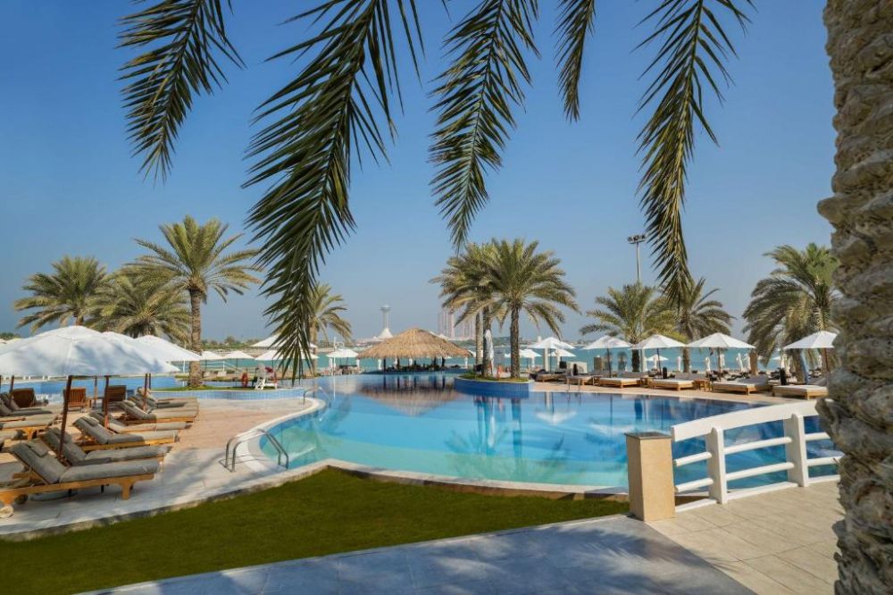 Radisson Blu Hotel & Resort Abu Dhabi Corniche (ex. Hilton Abu Dhabi) 5*