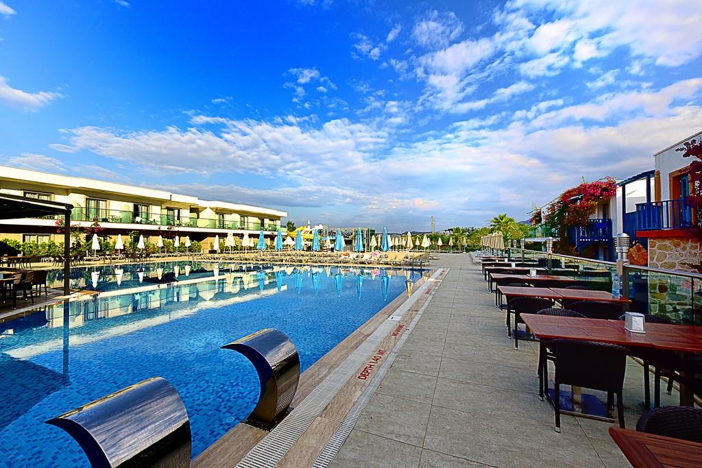 Jasmin Beach Hotel 4*