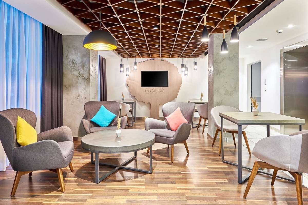 Park Inn by Radisson Kyiv Troyitska 4*