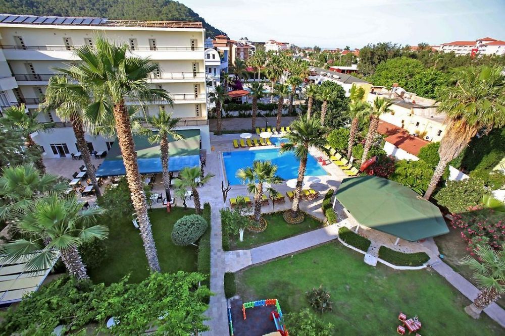 Malibu Resort Hotel 3*