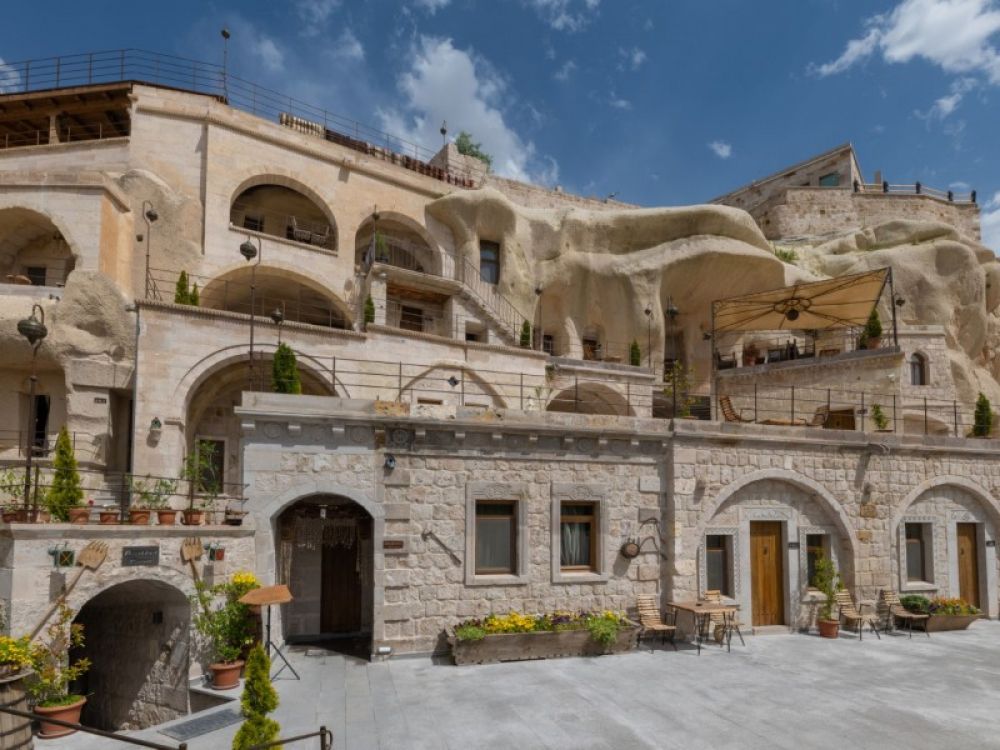 Hera Cave Suites 4*