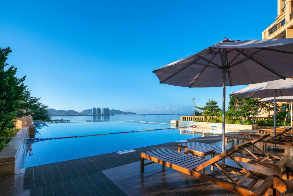 Golden Phoenix Sea View 4*