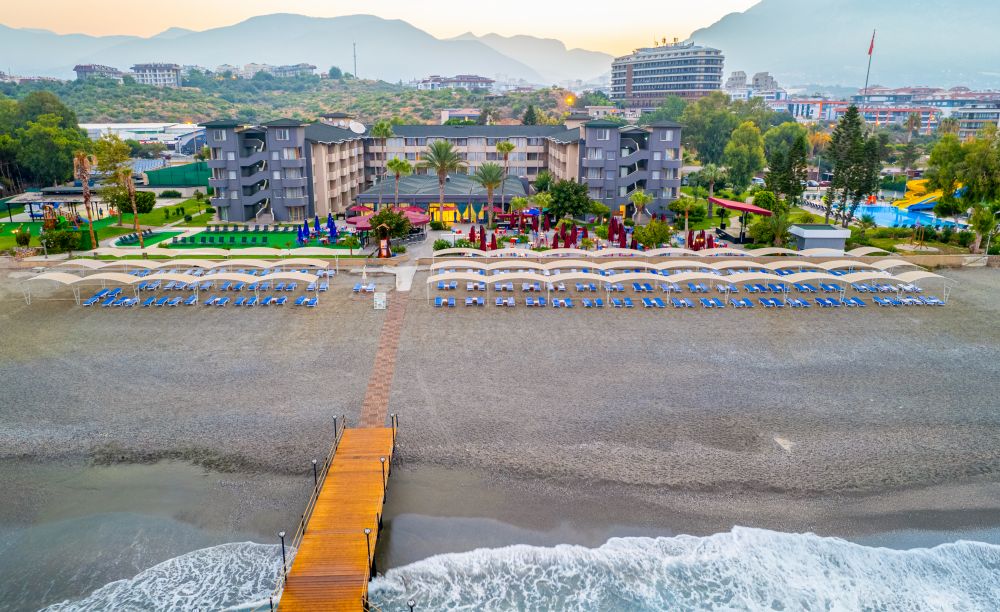 Taluyka Sunset Beach Hotel 4*