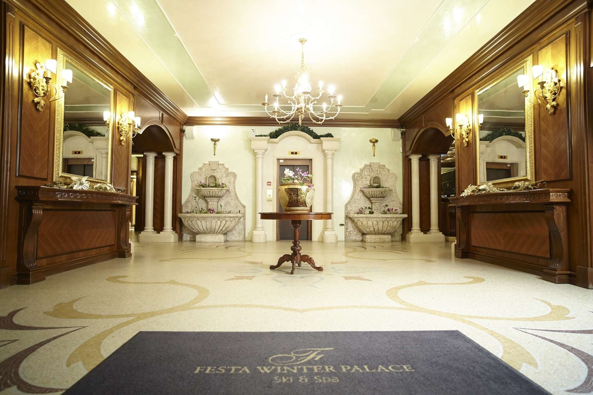 Festa Winter Palace 5*