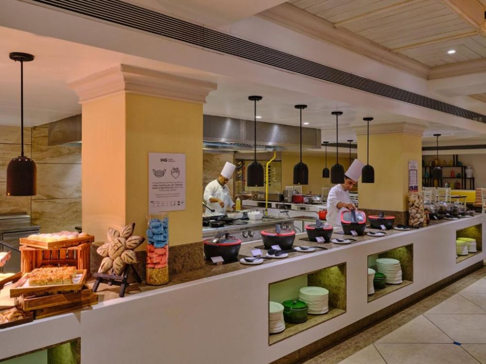 Holiday Inn Resort 5*
