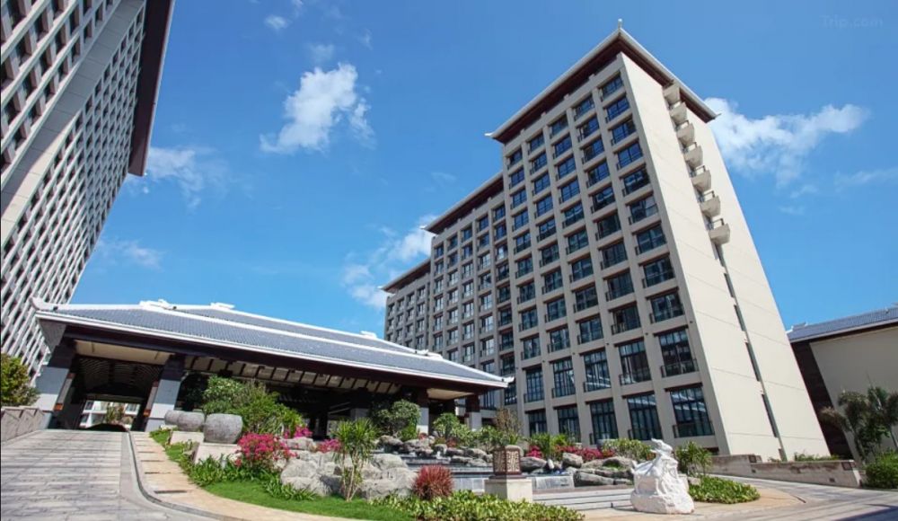 Jinghai Hotel & Resort 5*