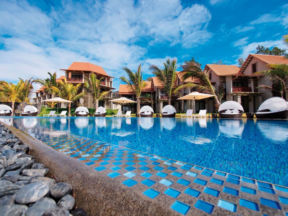 CRYSTALS Beach Resort Belle Mare BY RADISSON (ex. Maritim Crystals Beach Hotel) 4*