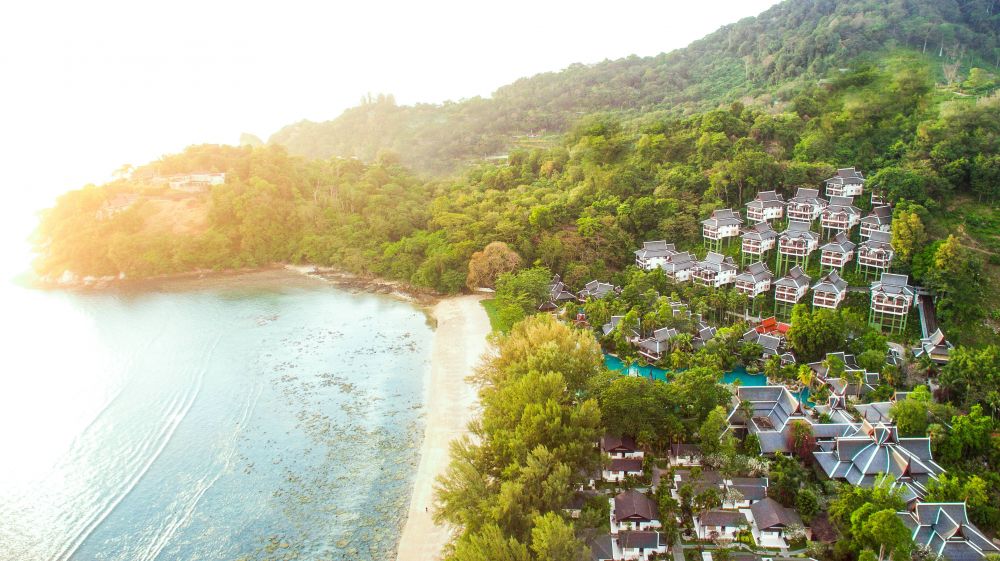 Thavorn Beach Village & Spa 5*