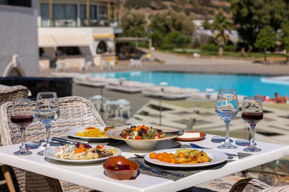 Almyra Hotel & Village Giannoulis 4*