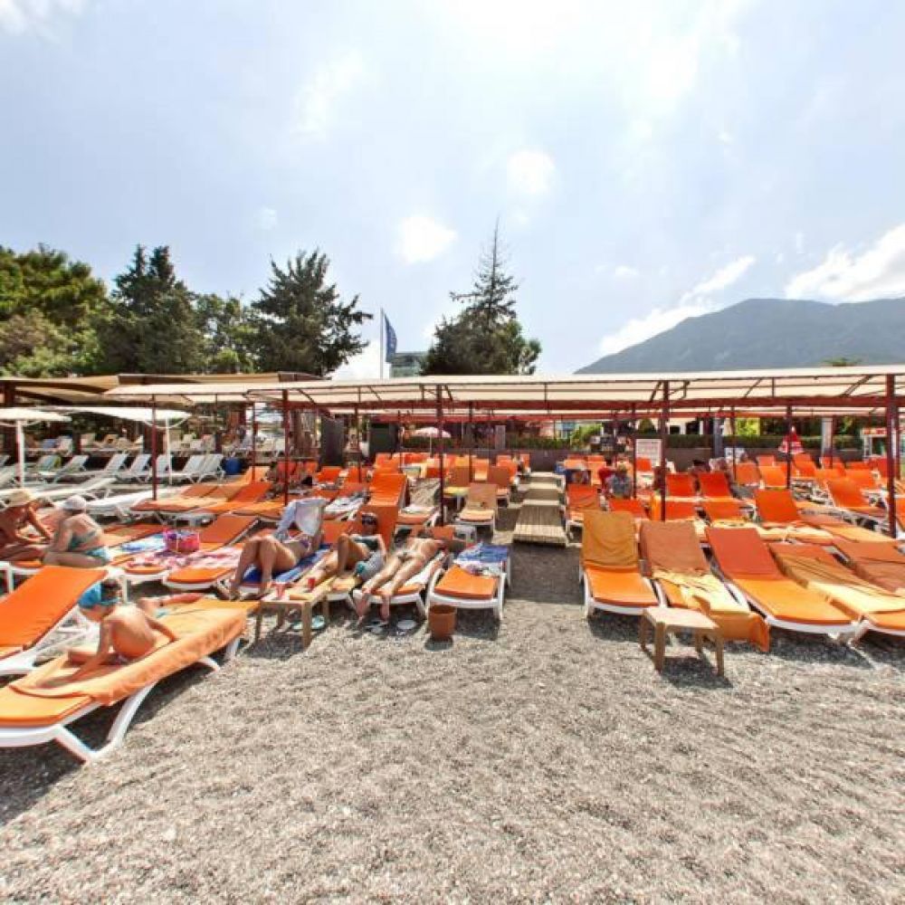 Lims Bonadea Beach Hotel 4*