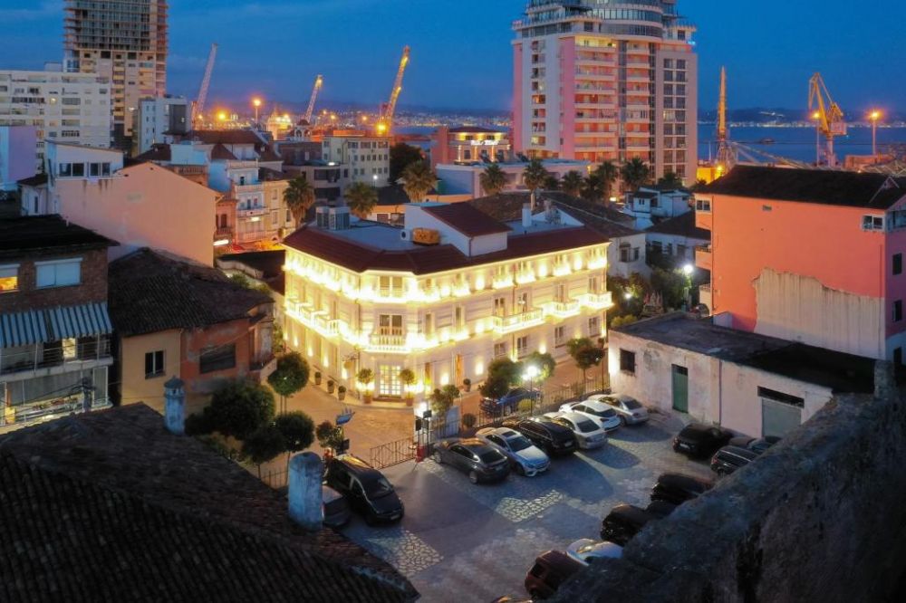 Giulia Albergo 4*