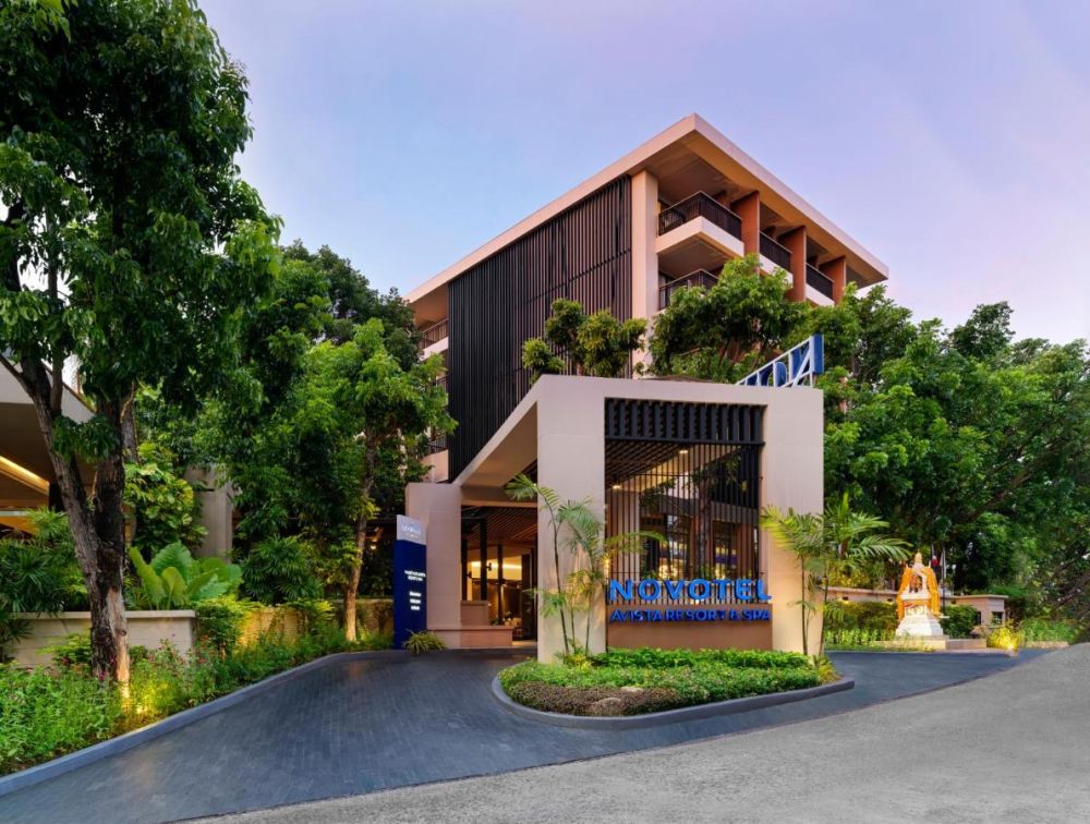 Novotel Phuket Kata Avista Resort & Spa 4*