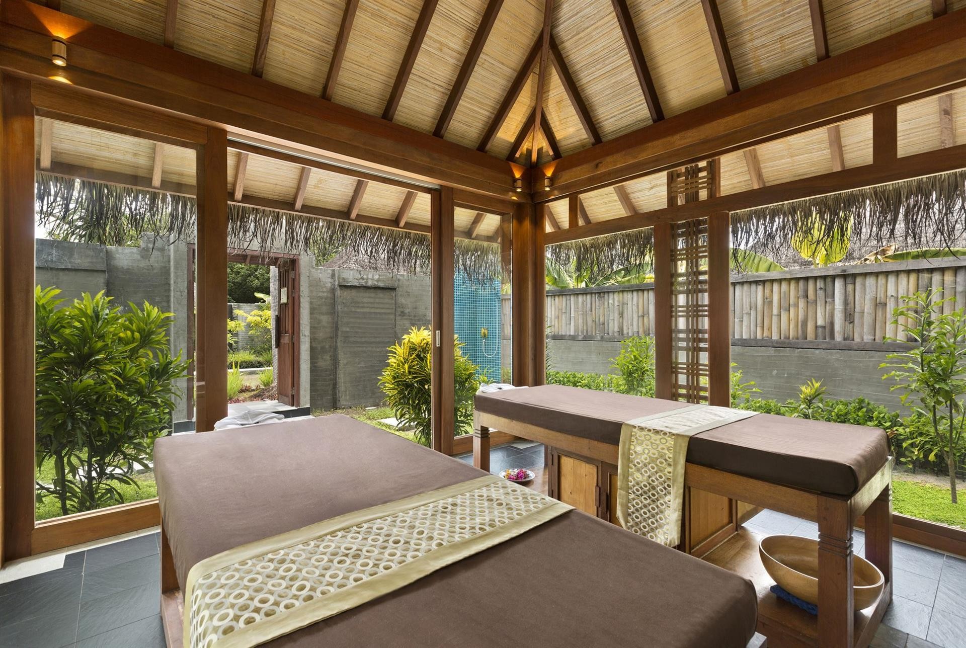 Furaveri Maldives 5*