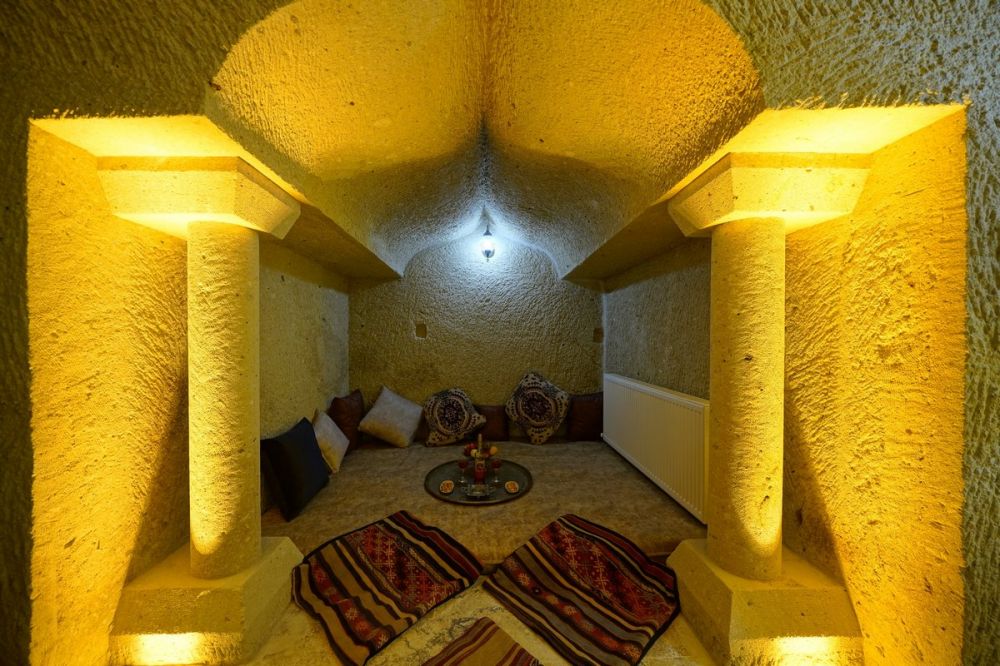 Serenus Cave Suites 4*