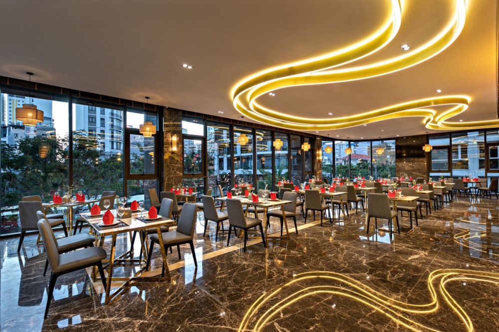 Golden Lotus Grand Hotel 4*