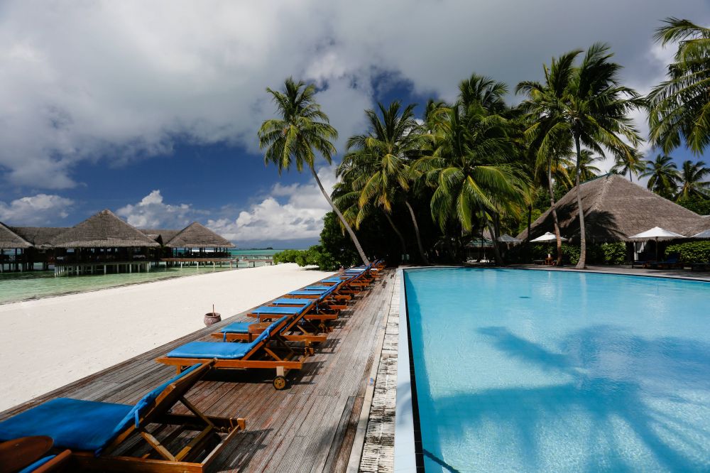 Medhufushi Island Resort 4*