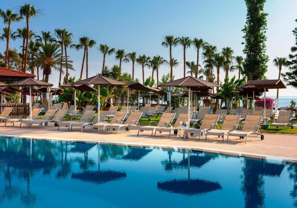 Cavo Maris Beach Hotel 4*