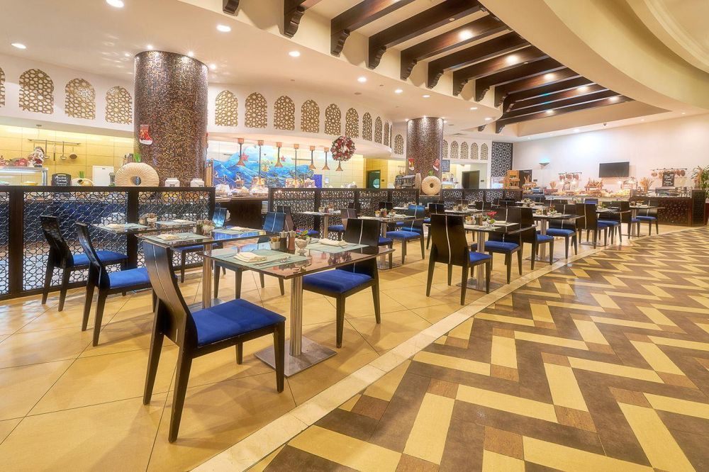 Bahi Ajman Palace 5*