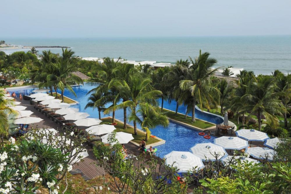 The Cliff Resort & Residences 4*