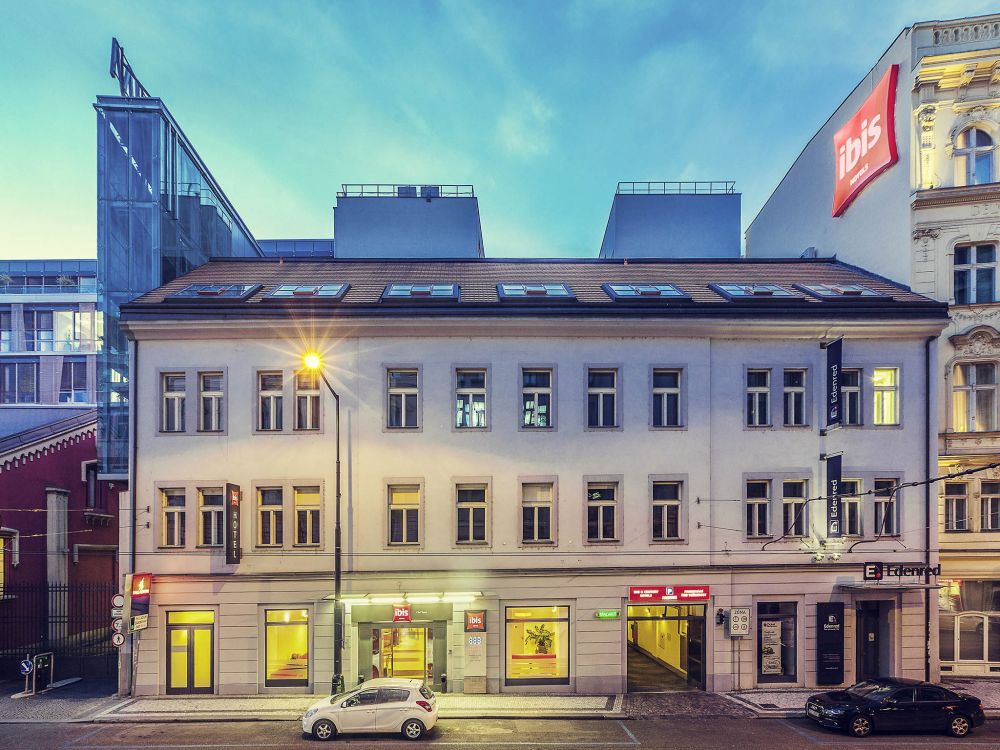 Ibis Praha Old Town 3*