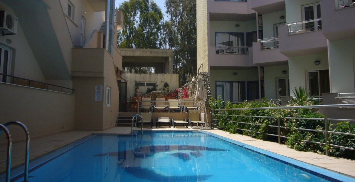 Zorbas Apartments 3*