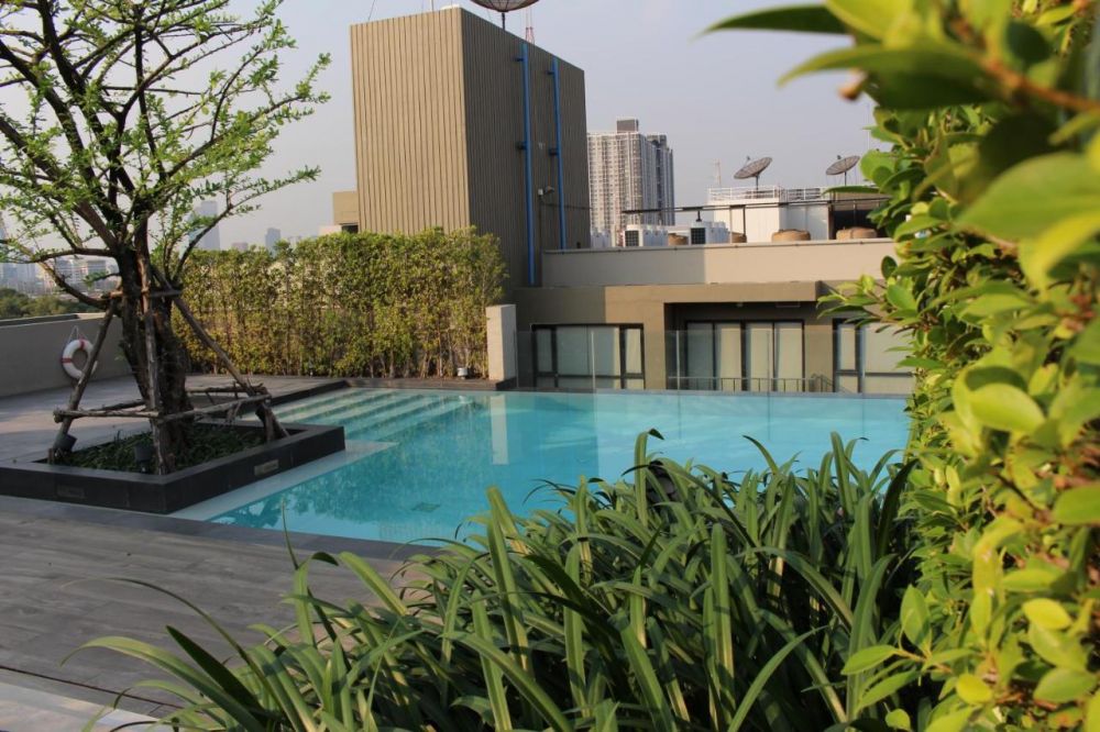 Alix Bangkok Hotel 4*