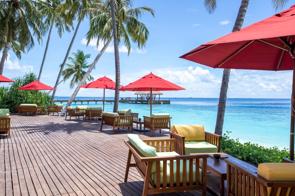 Reethi Faru Resort 4*