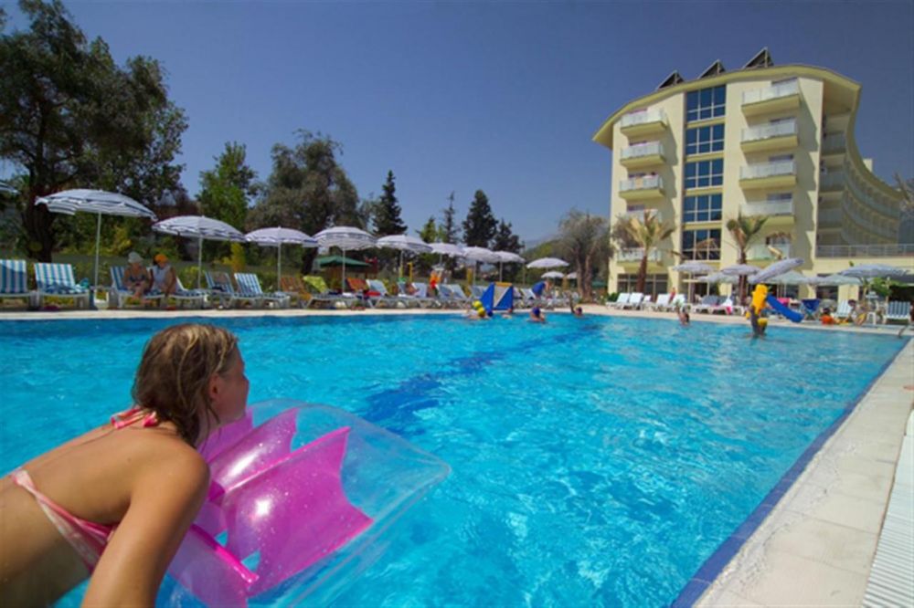 Lims Bonadea Beach Hotel 4*