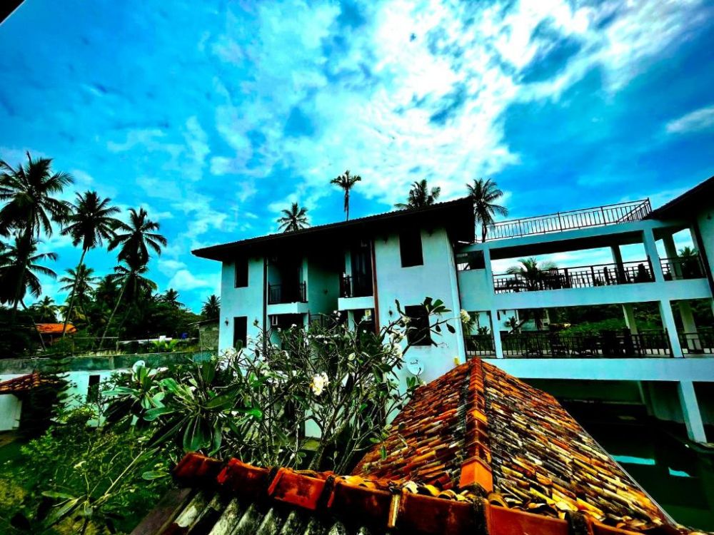 Lagoon Bouitique Hotel 4*