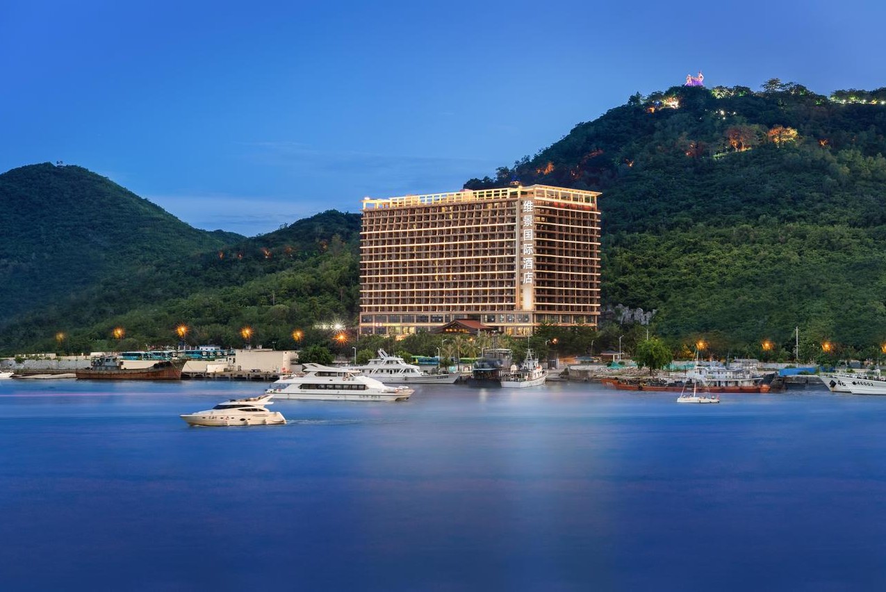 Grand Metropark Bay Hotel Sanya 5*