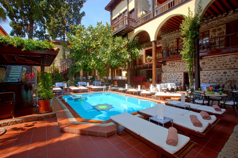 Alp Pasa Hotel 4*