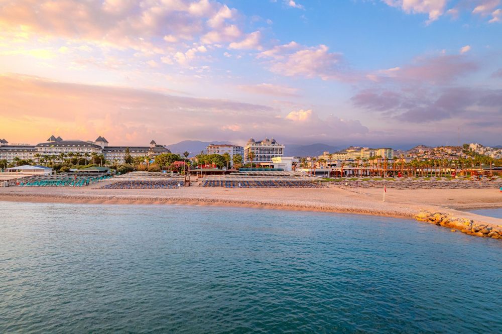 Caretta Beach Hotel 4*