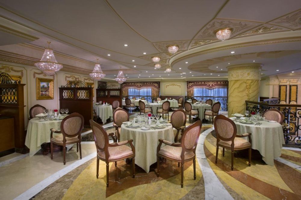 Royal Rose Abu Dhabi a Curio Collection by Hilton (ex.Royal Rose Abu Dhabi) 5*