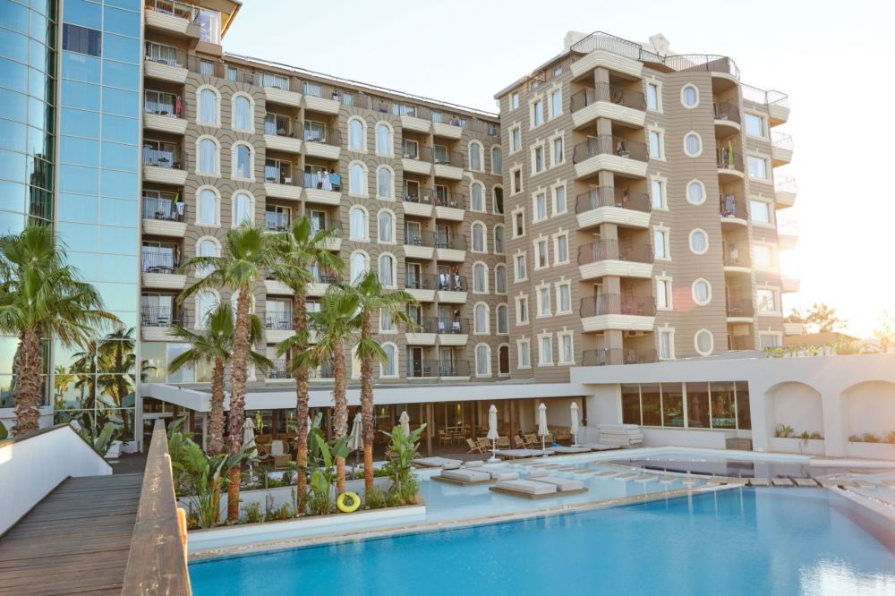 Laur Hotels Experience (Ex. Didim Beach Resort & Elegance) 5*