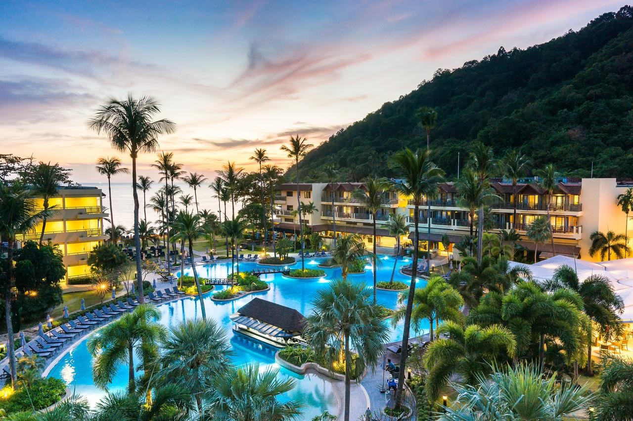 Phuket Marriott Resort & Spa Merlin Beach 5*