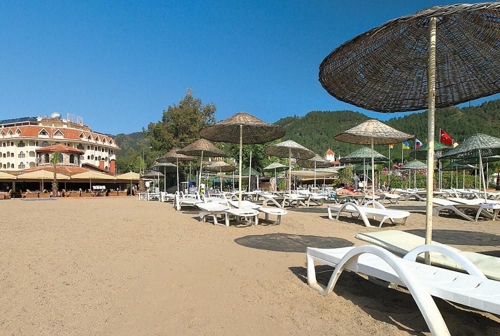 Fortuna Beach Hotel 4*