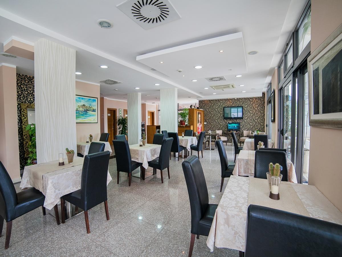 Petrovac Hotel 4*