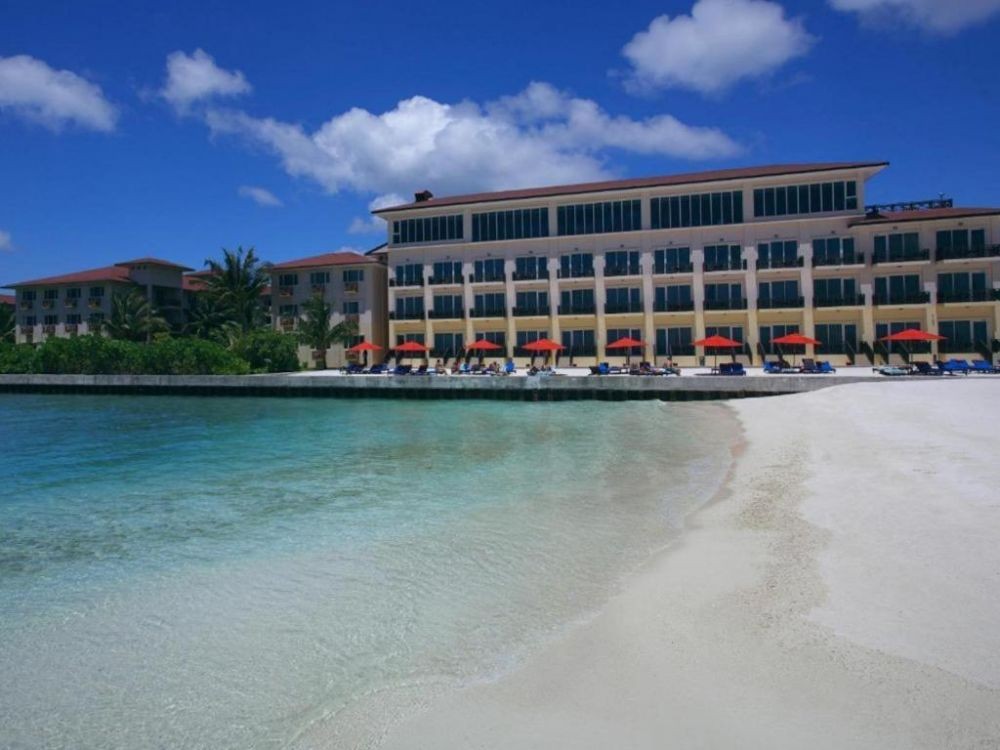 Hulhule Island Hotel 4*