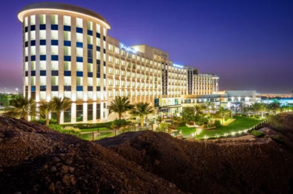 Crowne Plaza Muscat Ocec 4*