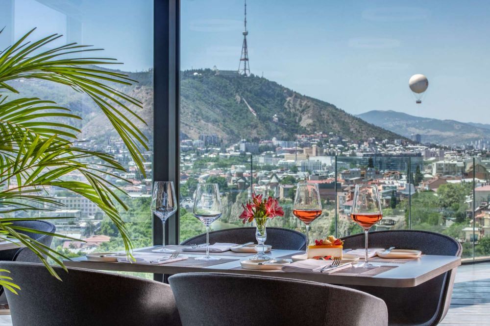 Golden Tulip Tbilisi 4*