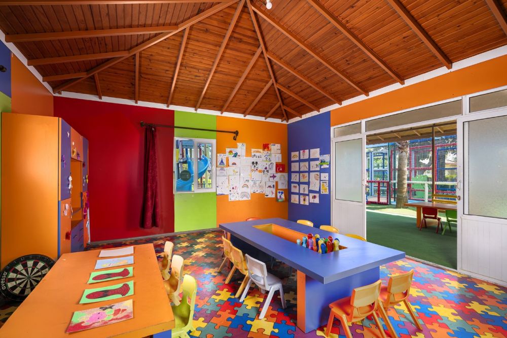 Caretta Beach Hotel 4*