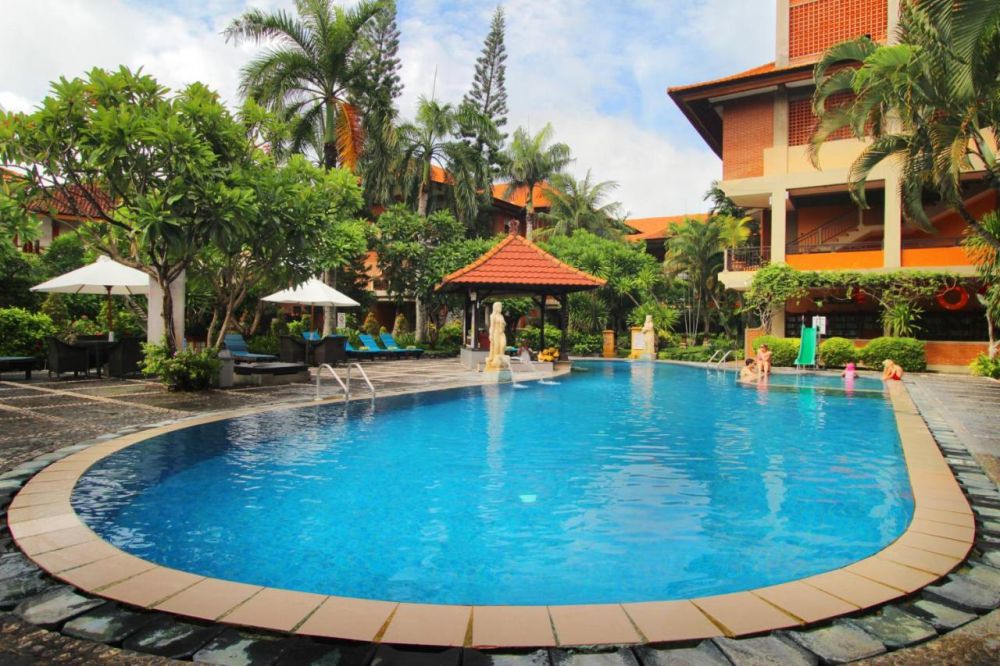 Adi Dharma Hotel 3*