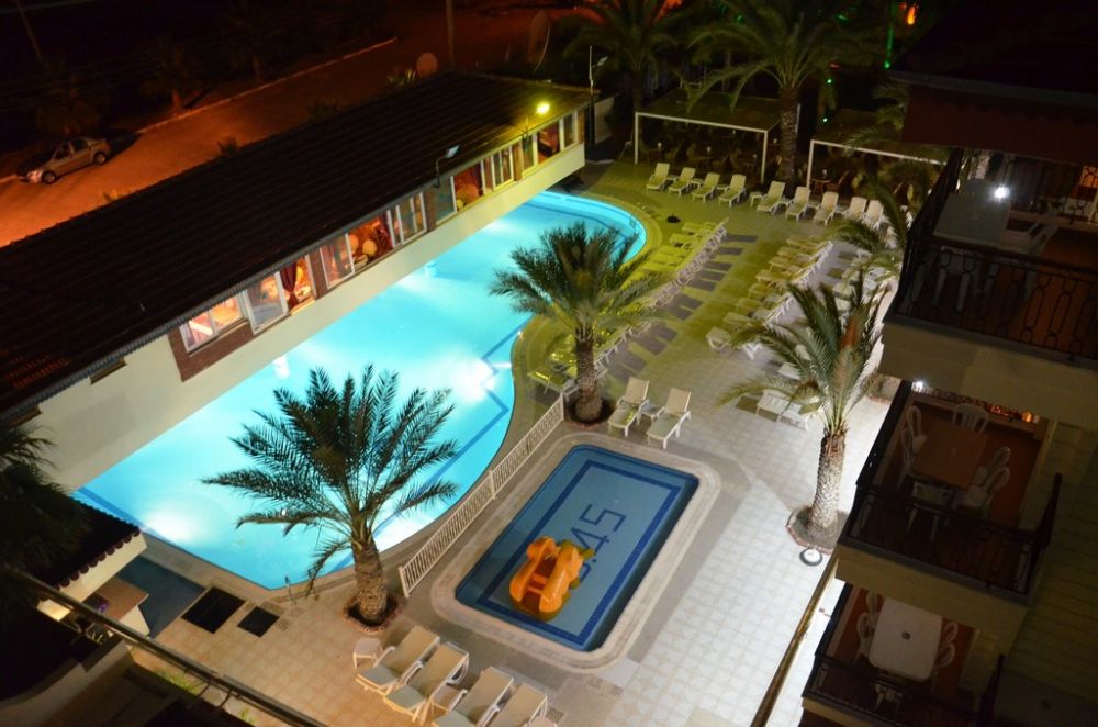 Cinar Family Suite Hotel 4*