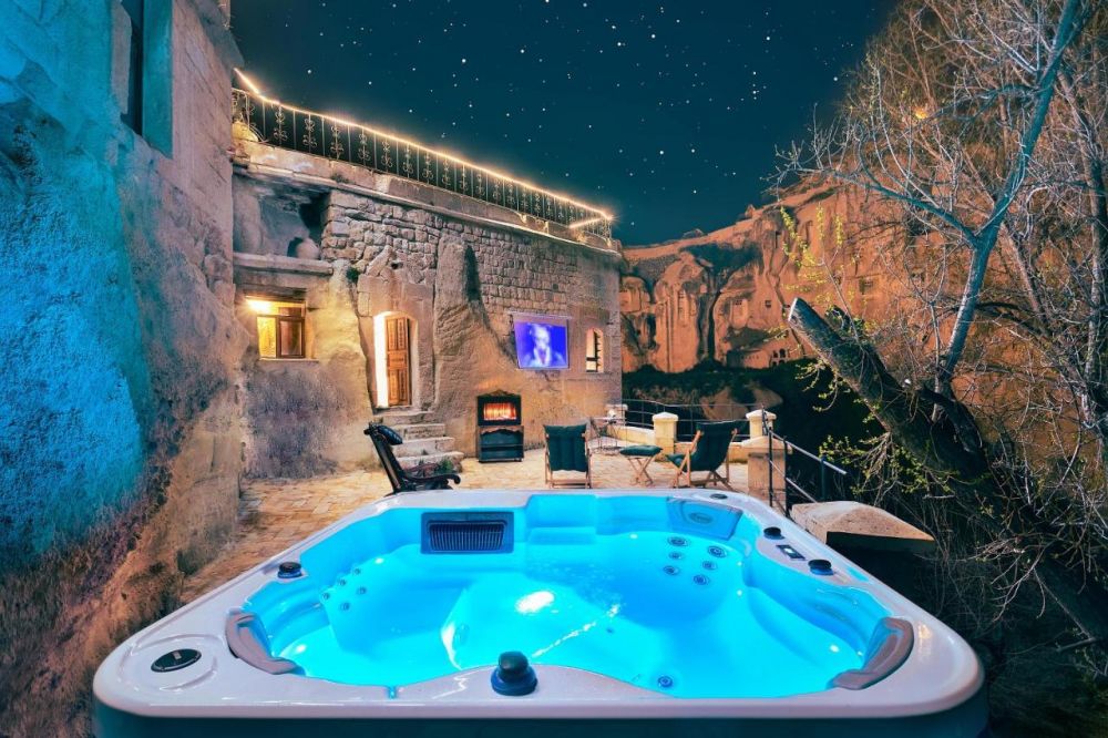 Splendid Cave Hotel 4*