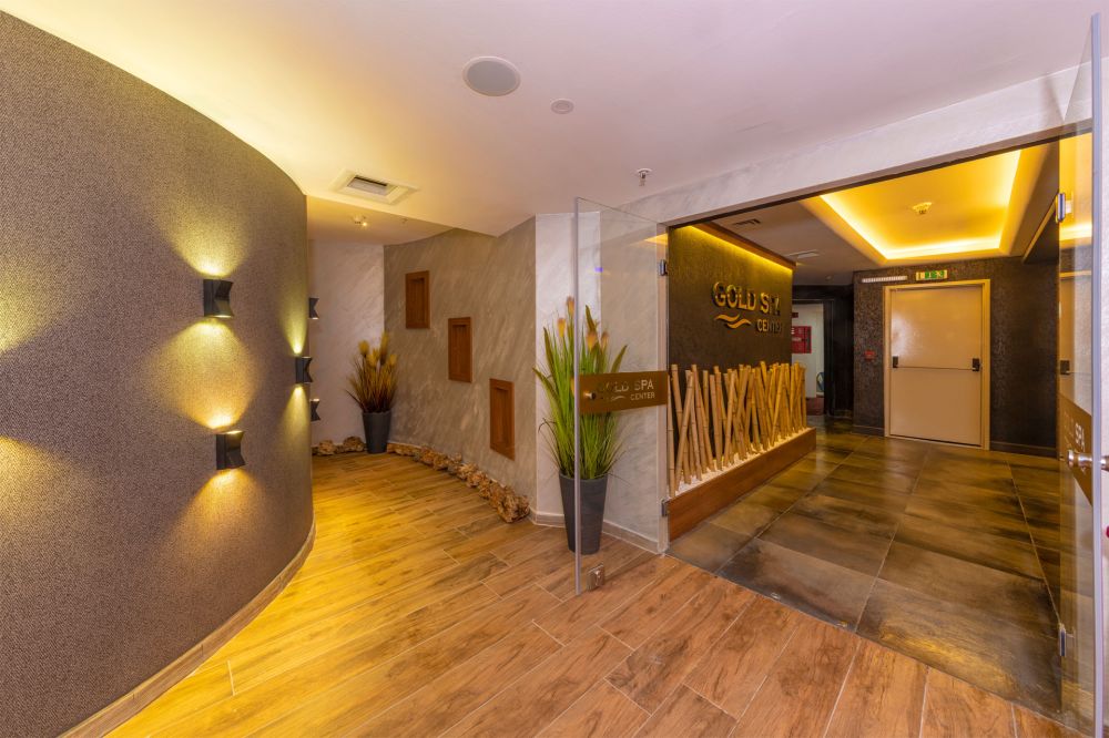 Euro Plaza Hotel 4*