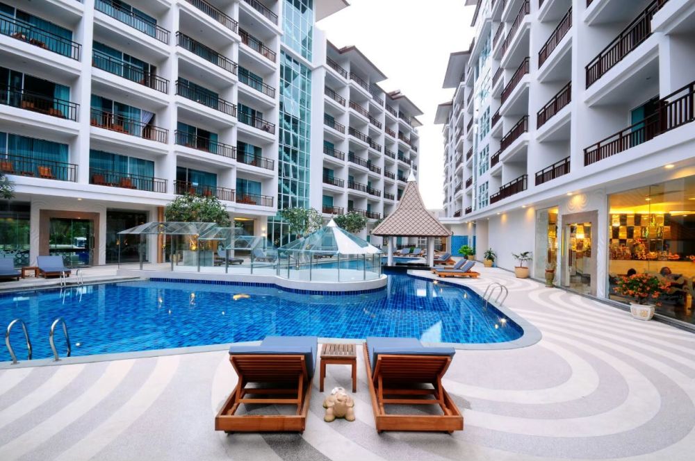 Crystal Palace Pattaya 3*