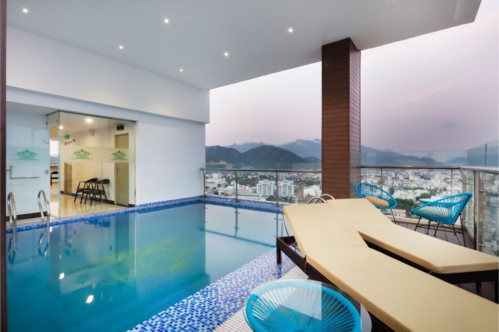 Crown Hotel Nha Trang 3*