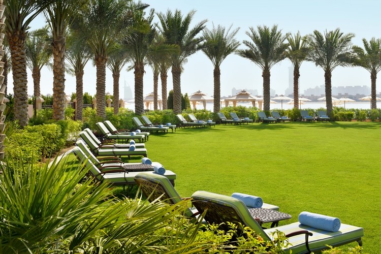 Raffles The Palm Dubai 5*