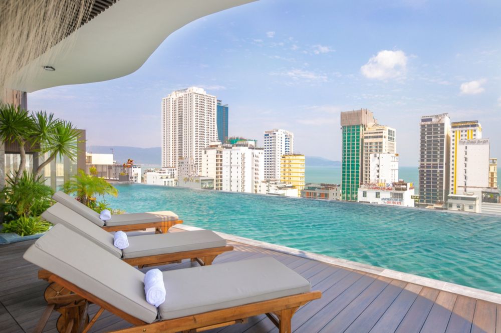 Golden Lotus Grand Hotel 4*